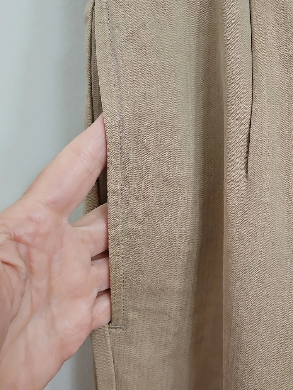 Tommy Bahama Men’s Silk & Bamboo Pleated Trousers 34x30 Tan Khaki